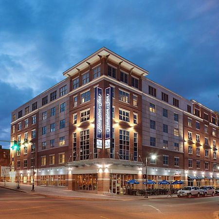Hampton Inn Portland Downtown Waterfront Buitenkant foto
