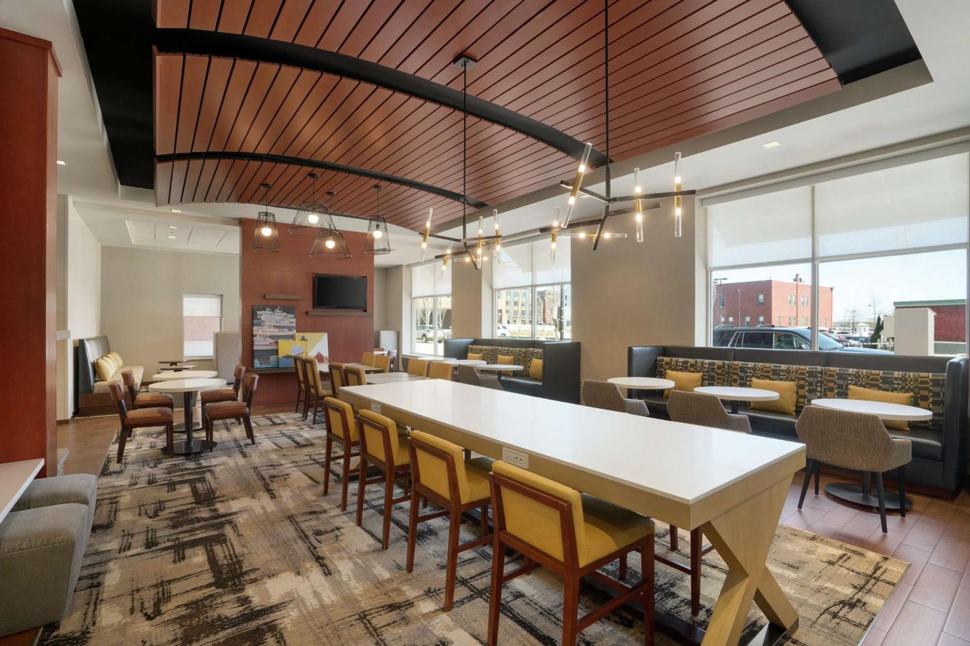 Hampton Inn Portland Downtown Waterfront Buitenkant foto