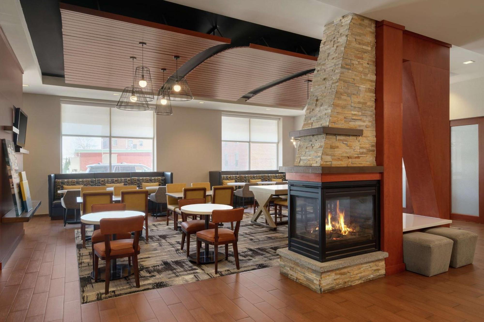 Hampton Inn Portland Downtown Waterfront Buitenkant foto