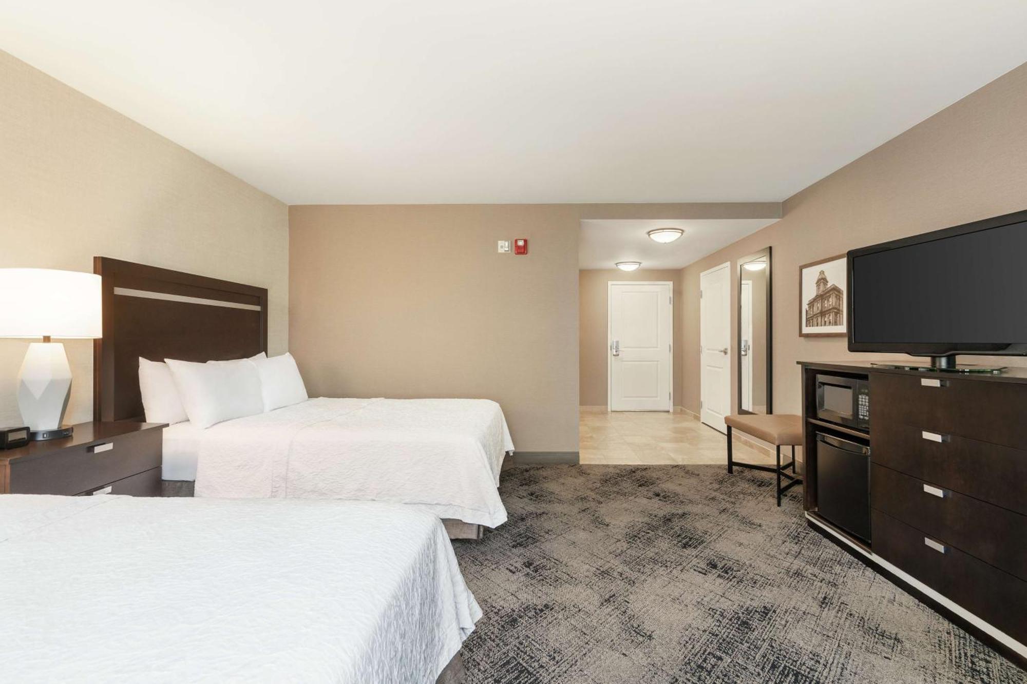 Hampton Inn Portland Downtown Waterfront Buitenkant foto