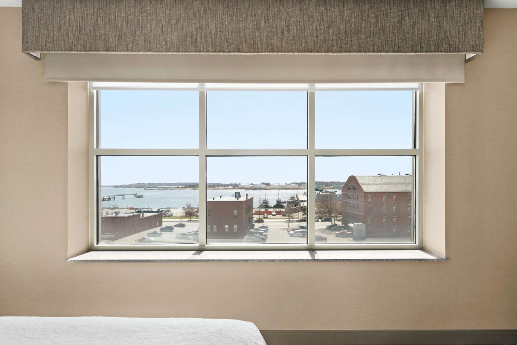 Hampton Inn Portland Downtown Waterfront Buitenkant foto